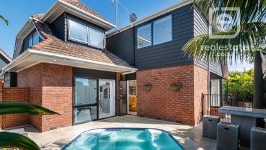  at 33 Craig Road, Milford, Auckland