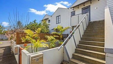  at 20/5 Carolina Place, Albany, Auckland