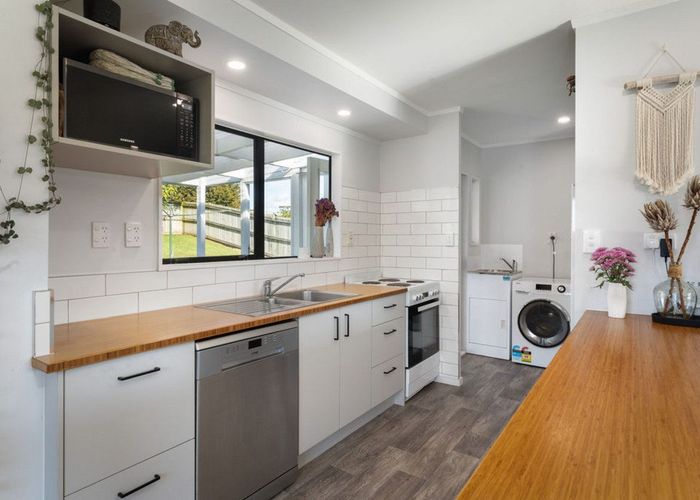  at 4 Gilfillan Drive, Katikati