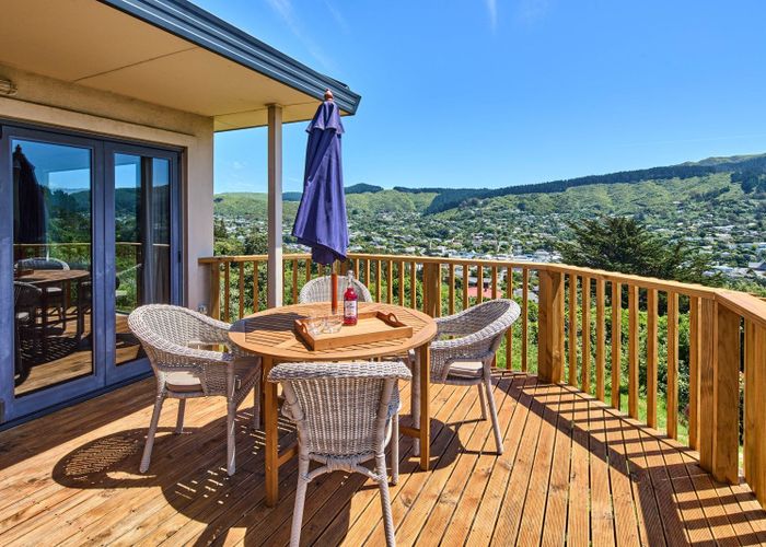  at 122 Woodman Drive, Tawa, Wellington