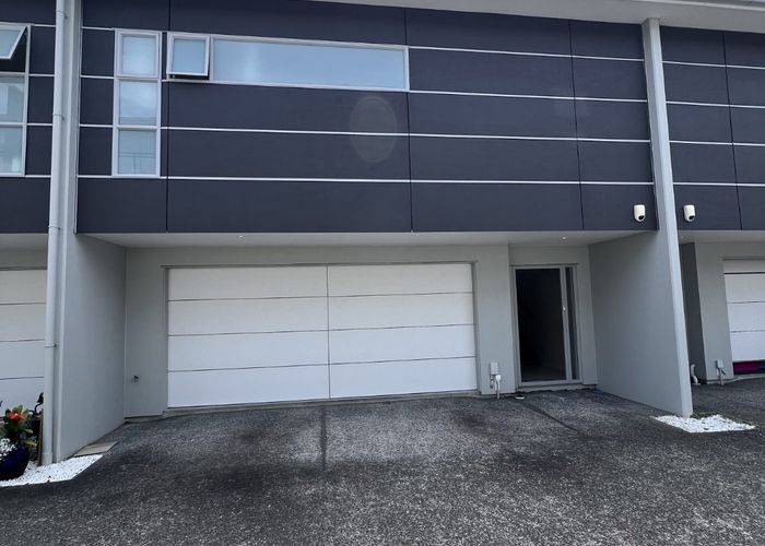  at 7/49 Browns Bay Road, Browns Bay, North Shore City, Auckland