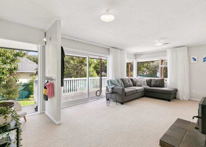  at 21A Mexted Terrace, Tawa, Wellington
