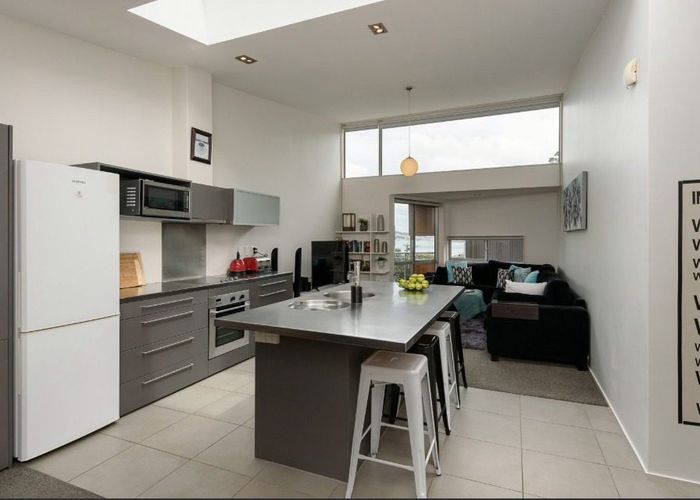  at 8/2  Onslow Road, Khandallah, Wellington, Wellington