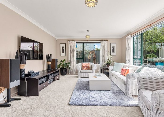  at 2/118 Whites Line East, Waiwhetu, Lower Hutt, Wellington