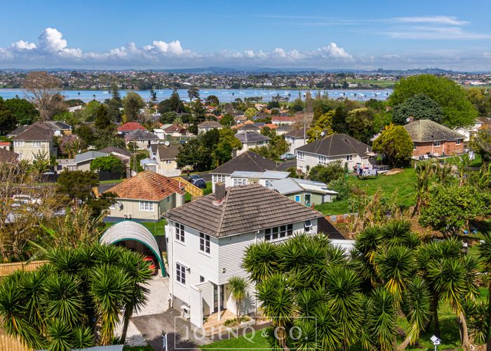  at 40 Court Crescent, Panmure, Auckland