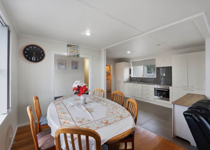  at 4 Plymouth Place, Papatoetoe, Manukau City, Auckland