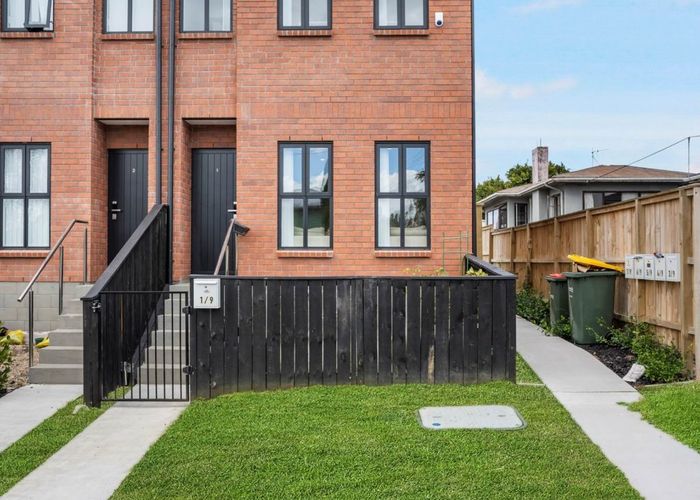  at 1/9 Marlene Avenue, Te Atatu South, Waitakere City, Auckland