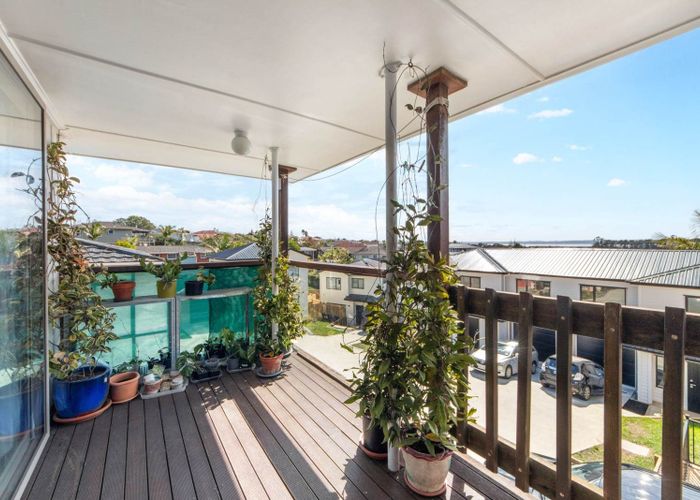  at 4237 Great North Road, Glendene, Waitakere City, Auckland
