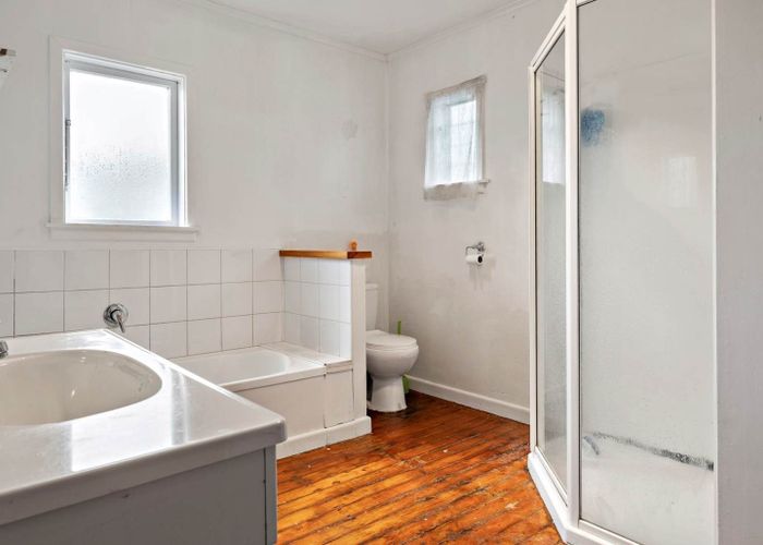  at 55 Beaubank Road, Kelston, Waitakere City, Auckland