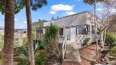  at 30 Bayview Road, Browns Bay, Auckland