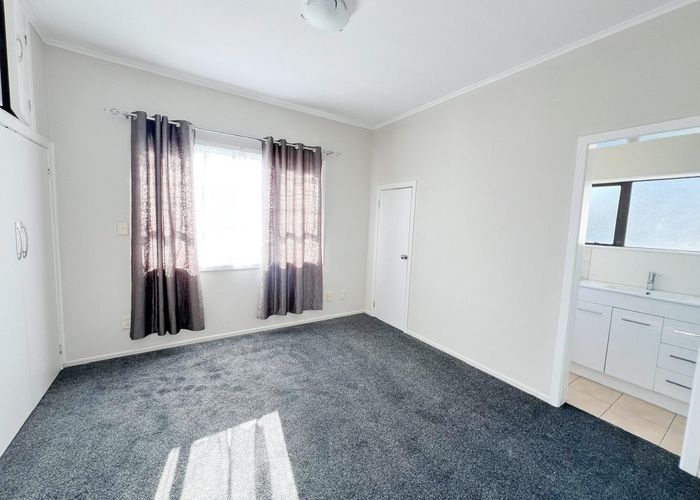  at 16 Kenderdine Road, Papatoetoe, Manukau City, Auckland
