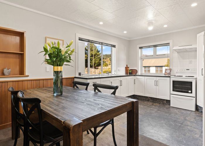  at 4 Waldron Crescent, Green Island, Dunedin