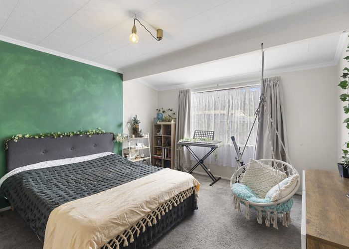  at 2/211 Brook Street, The Brook, Nelson