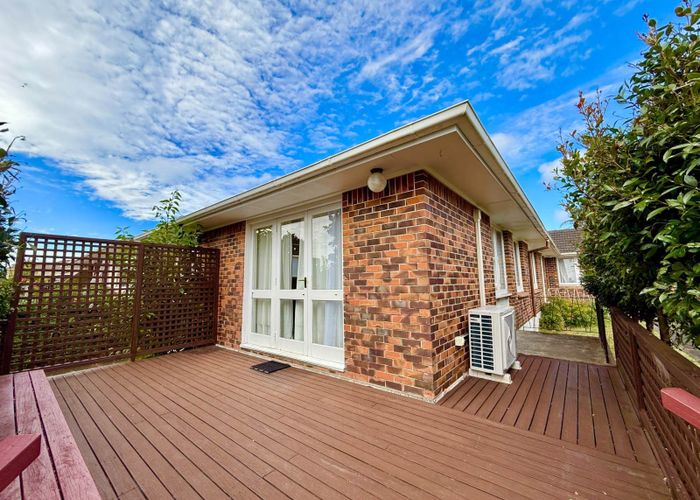  at 2/8 Bowling Avenue, Epsom, Auckland