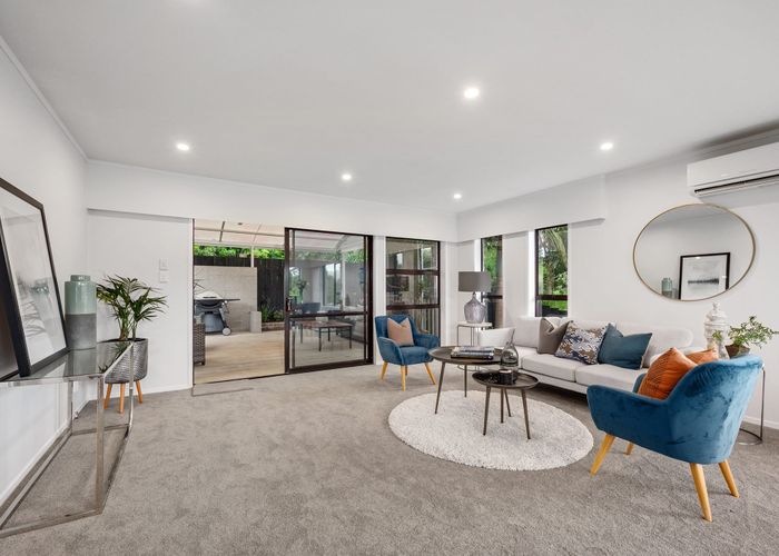  at 2/26 Seabreeze Road, Narrow Neck, Auckland