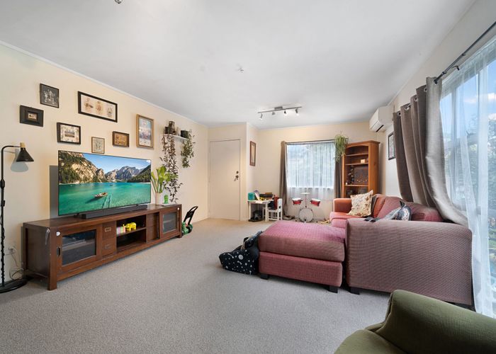  at 2/49 Seabrook Avenue, New Lynn, Waitakere City, Auckland
