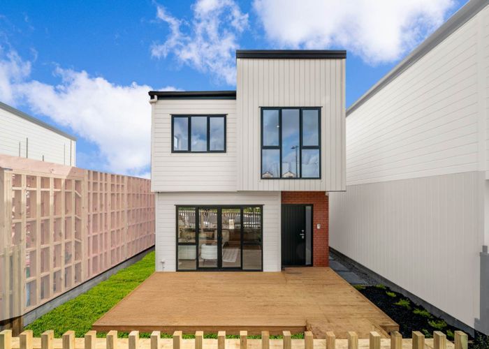  at 12 Toetoe Street, Westgate, Waitakere City, Auckland