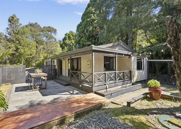  at 420 Scenic Drive, Waiatarua, Waitakere City, Auckland