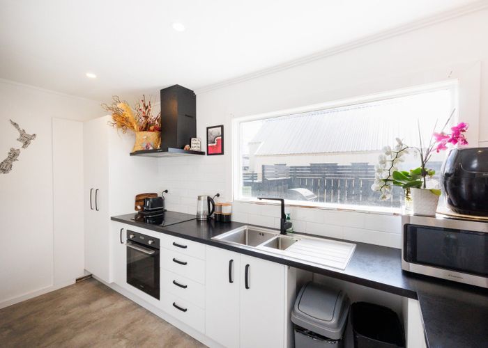  at 16 Thomson Street, West End, Palmerston North, Manawatu / Whanganui