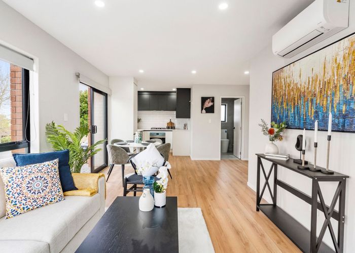  at 43D Mirrabooka Avenue, Botany Downs, Auckland