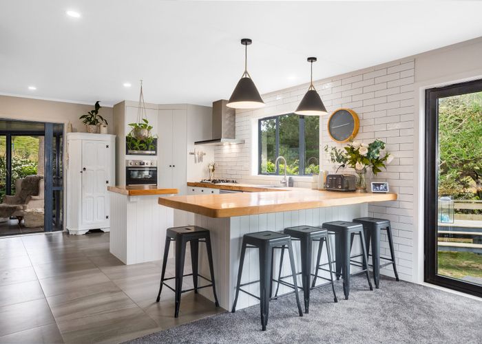 For sale 1153 Paekakariki Hill Road, Pauatahanui, Porirua, Wellington