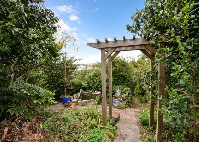  at 43 Gibson Road, Dinsdale, Hamilton