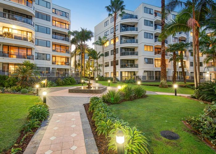  at 1E/175 Hurstmere Road, Takapuna, North Shore City, Auckland