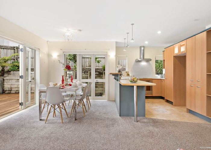  at 2/24 Fields Parade, Oteha, North Shore City, Auckland