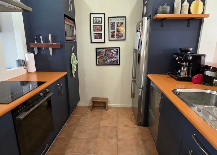 at 11/2 Armoy Drive, East Tamaki, Manukau City, Auckland