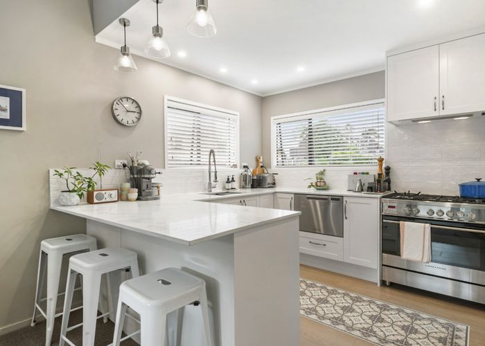  at 2/20 Wolsley Avenue, Milford, North Shore City, Auckland