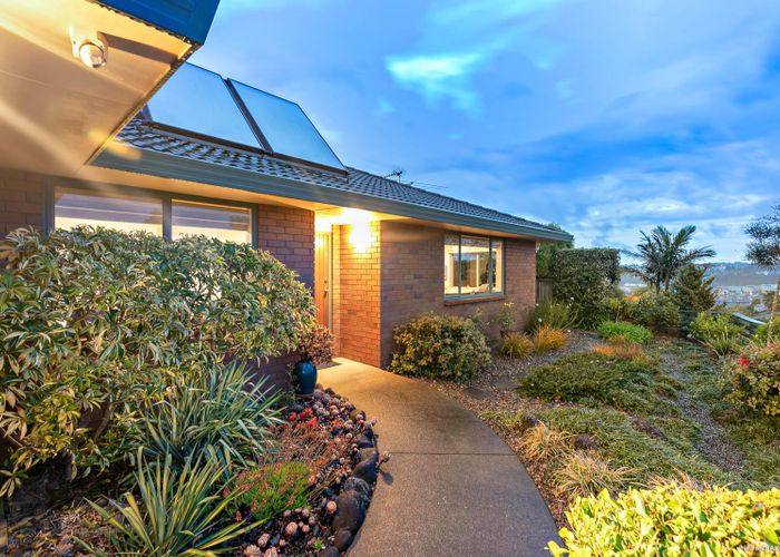  at 4 Ponderosa Drive, Oteha, Auckland