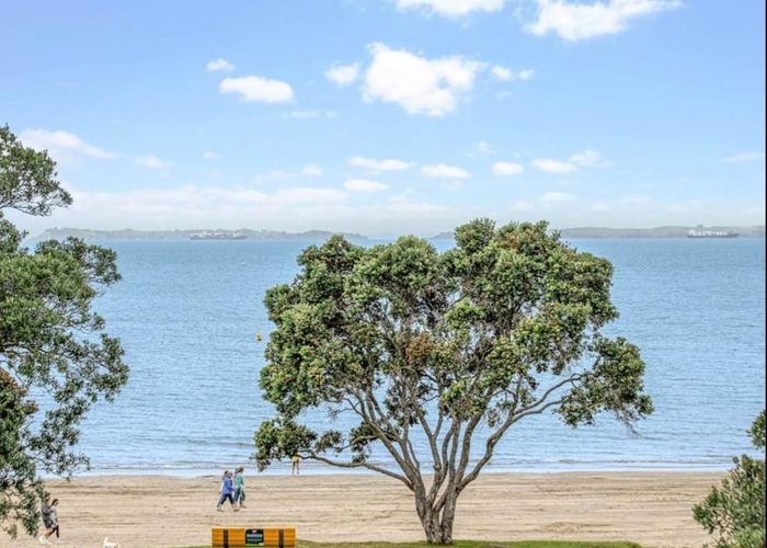  at Beach Front Lane, Browns Bay, North Shore City, Auckland