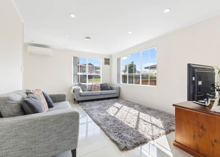  at 11 Janese Place, Weymouth, Auckland