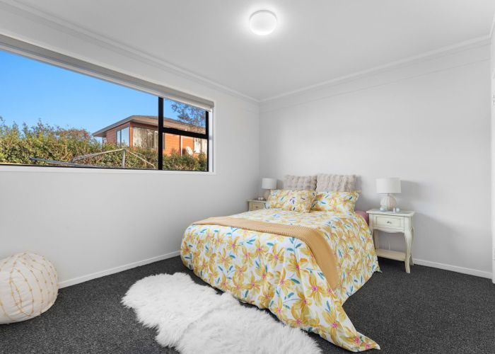  at 2/20 Bolton Street, Blockhouse Bay, Auckland City, Auckland