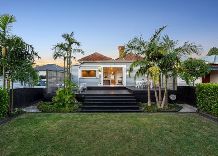  at 3 Reimers Avenue, Mount Eden, Auckland