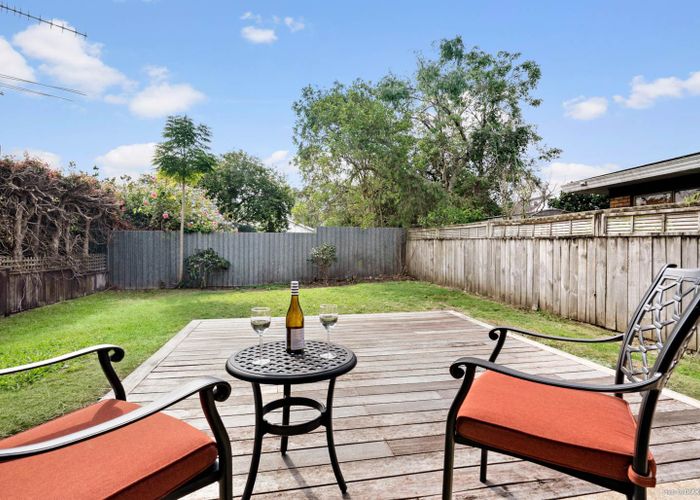  at 4/3 Matai Road, Greenlane, Auckland