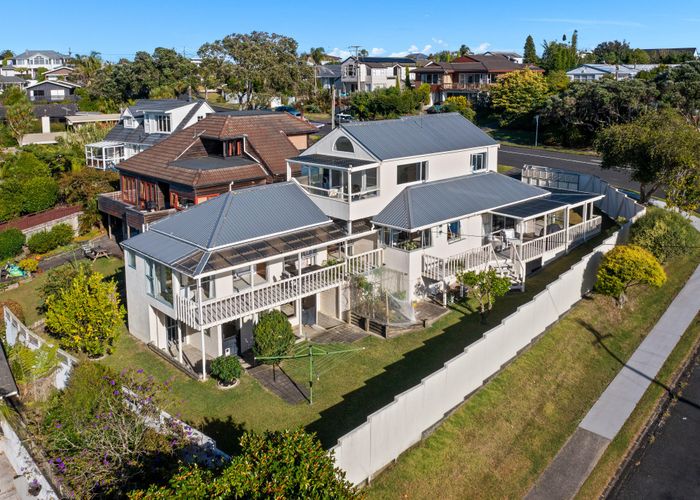  at 1/102 Churchill Road, Rothesay Bay, Auckland