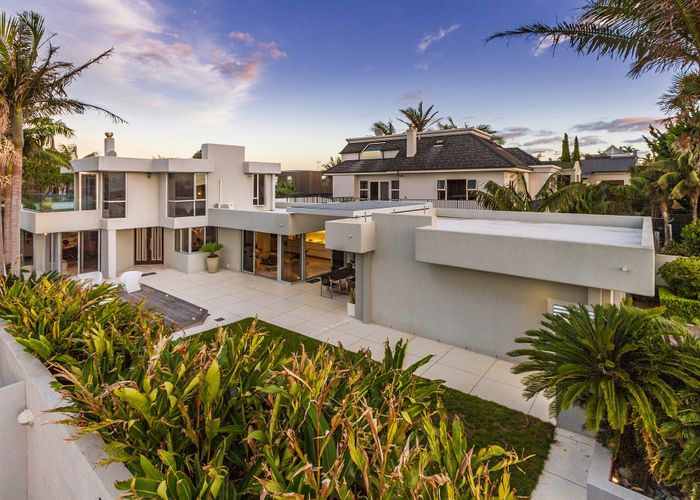  at 33 Ocean View Road, Milford, Auckland