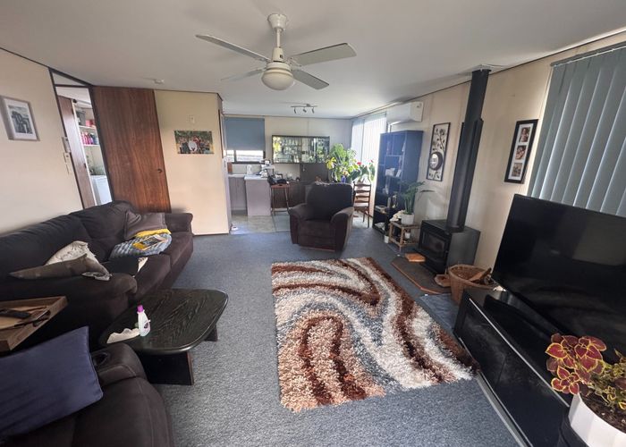  at 2/141 Carnoustie Drive, Wattle Downs, Manukau City, Auckland