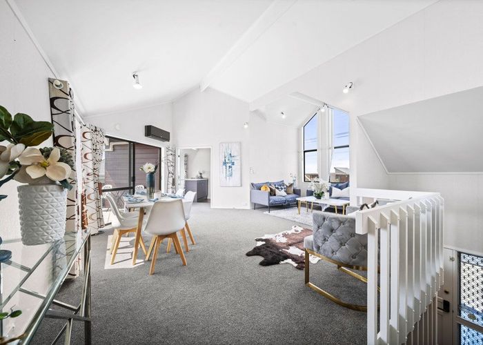  at 1/56 Aberdeen Road, Campbells Bay, North Shore City, Auckland