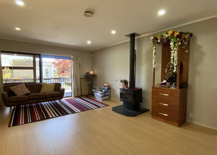  at 33 Dianne Louise Drive, Half Moon Bay, Manukau City, Auckland