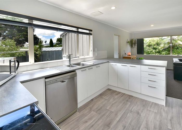  at 1/53 Springs Road, Parakai, Helensville