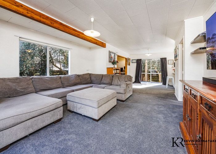  at 2/100 Beach Road, Pahurehure, Papakura, Auckland
