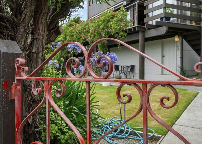  at 19 Moncks Spur Road, Redcliffs, Christchurch City, Canterbury