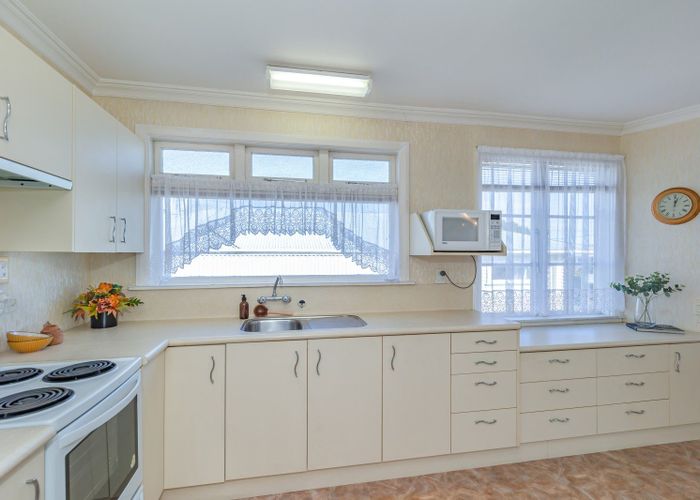  at 196 Cambridge Street, Levin, Levin