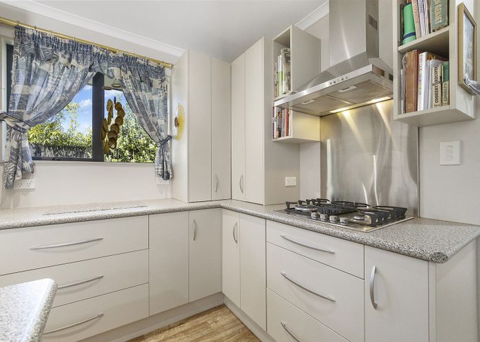  at 18 Grace Avenue, Leamington, Cambridge
