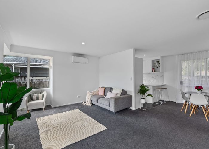  at 3/56 Flanshaw Road, Te Atatu South, Auckland