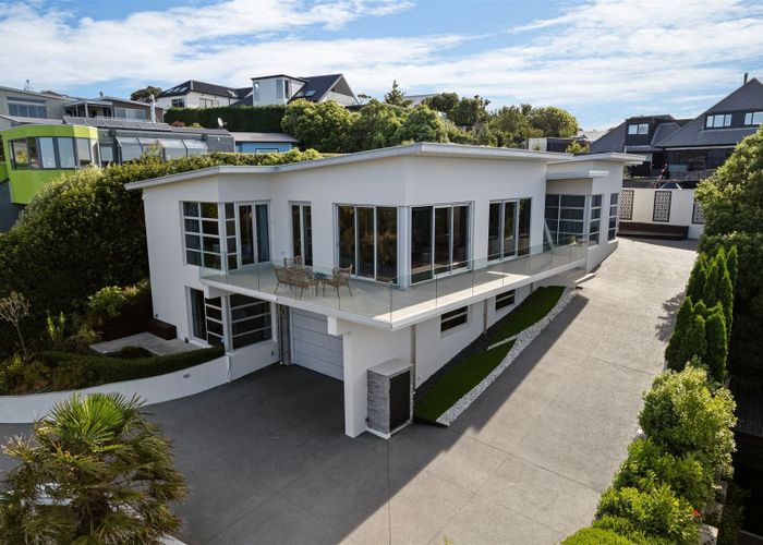  at 4 Law Lane, Mount Pleasant, Christchurch
