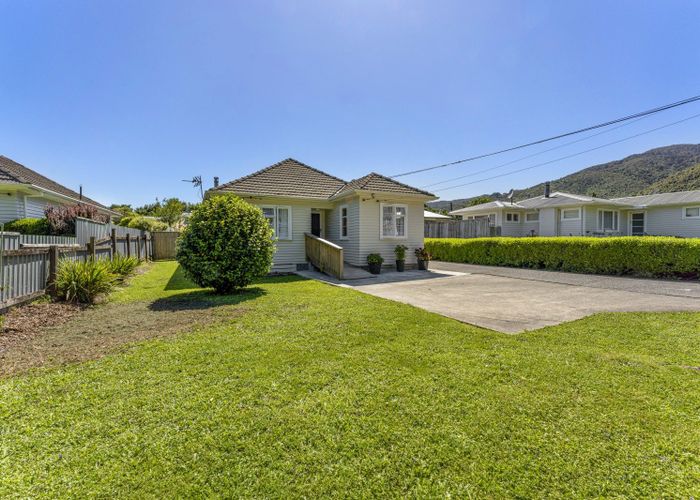  at 113 Hine Road, Wainuiomata, Lower Hutt