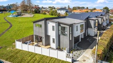  at 21A Montgomery Avenue, Belmont, Auckland